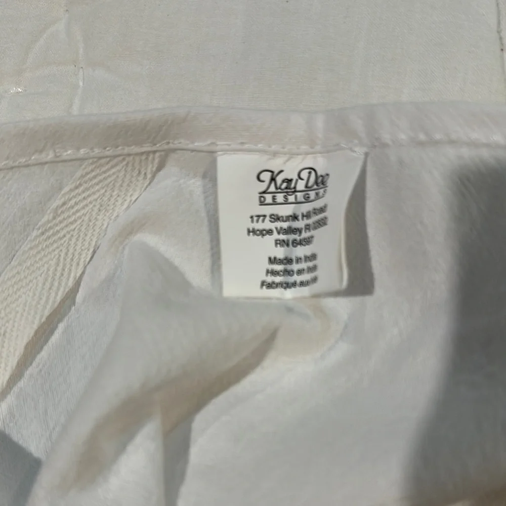 NWOT: Thanksgiving Embroidered Kitchen Towel - White with Autumn Leaves